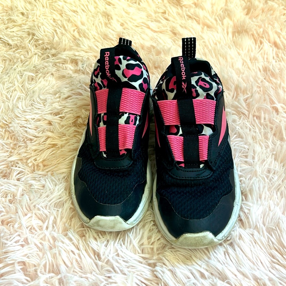 Girls shoes